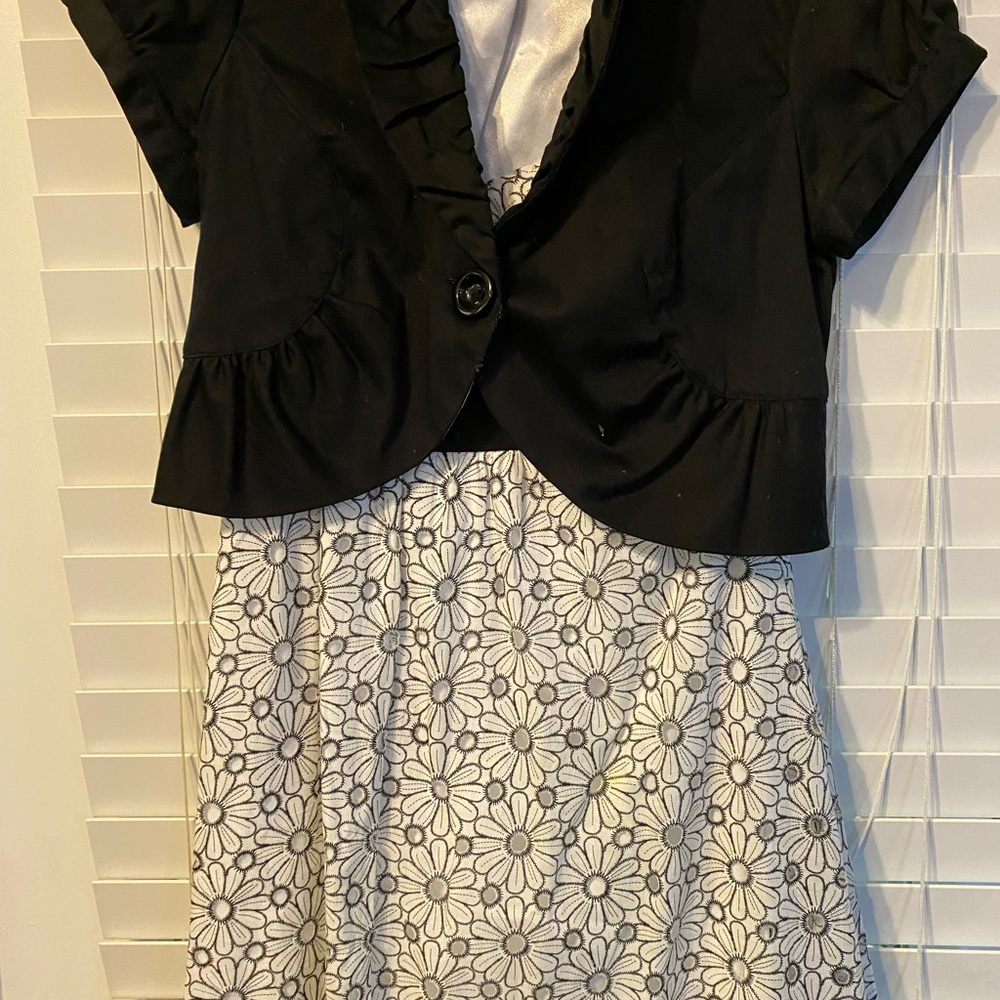 Casual b/w dress with black top